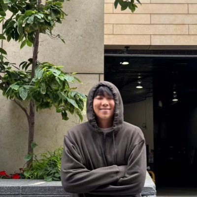 cuz_im_untitled's profile picture. FAN ACCOUNT // 28 // she/her // very sleepy