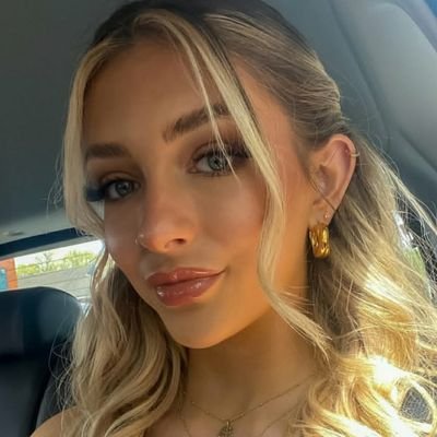 Strong, smart, and unapologetically unique.🌸🌹