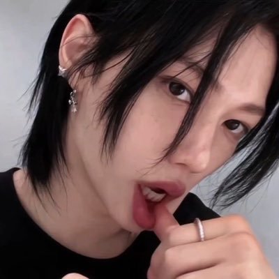 ★ ᴇᴠᴇɴ ɪꜰ ʏᴏᴜ’ʀᴇ ᴛᴏᴏ ꜰᴀʀ ʏᴏᴜ ꜱᴛɪʟʟ ꜱʜɪɴɪɴɢ ʟɪᴋᴇ ᴀ ꜱᴛᴀʀ ★ s𝗍ᥲᥡ ᑲᥙ𝗍 mᥙᥣ𝗍іs𝗍ᥲᥒ 06 ℓιηє cuenta dedicada a aus y post de skz🫶🏻