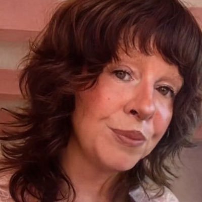 SilvanaVratz's profile picture. Mãe de 2 príncipes, cristã e patriota. Com fé em Deus e amor ao Brasil, acredito na meritocracia e na justiça de Deus, que não falha. 🇧🇷🇺🇸