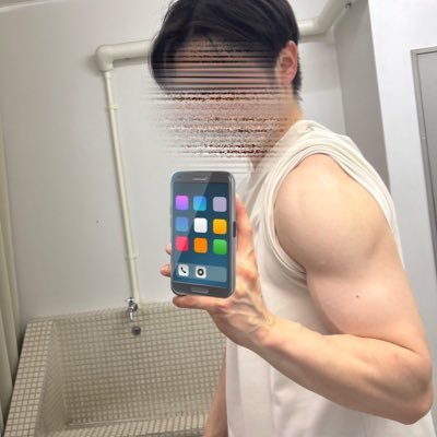ベンチプレスで体重の2倍の重量をx日後に挙げる垢💪自己満なので少しでもいい筋肉と褒めていただけるととても喜びます!無言フォロー失礼します!