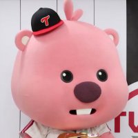 룹 (@loopnyo) 's Twitter Profile