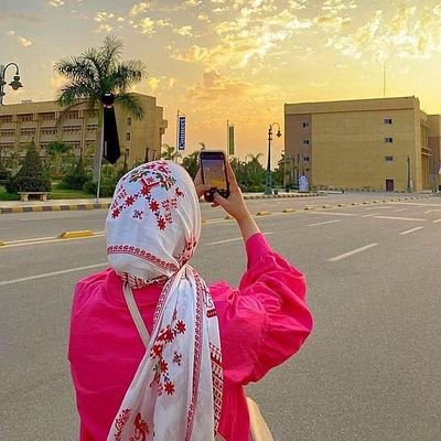 عـين الأصيـلـة ملـيانـة عــز مـش ڪل مـن هـب و دب مـلاها. 👌🕊