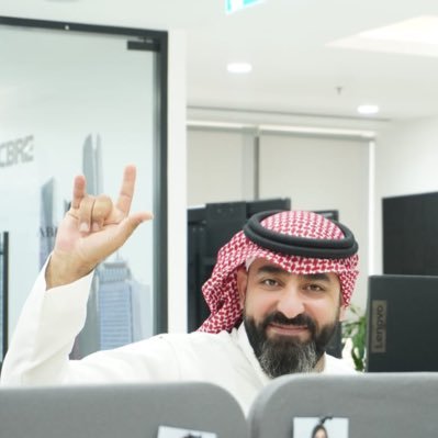 أحبّ أتعلّم وأستكشف، بين كرة القدم وبرنامج يعلّمني شي جديد. أجوائي فنجال قهوة، ورفقة خفيفة، ووقت لحالي أرتّب فيه أفكاري. ما أدوّر الكثرة، أدوّر المعنى .💛🇸🇦💛