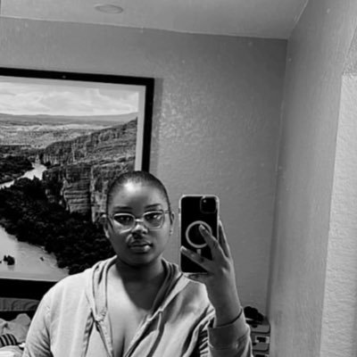 Chef/Caterer👩🏾🍳 | Future CST 👩🏽⚕️| Adult Entertainer 🫦 | FREE OF @lluxari 🤩|💲 Cashapp: $lluxari | DMs open to BIG SPENDAS ONLY ! NO LINKUPS 🚫