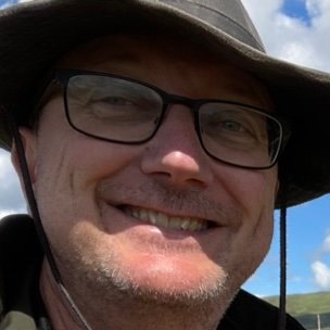 Ham radio operator from Sweden (the Scandinavian country, not the chocolate one (Switzerland)). Loves CW (morse code) and the great outdoors.
