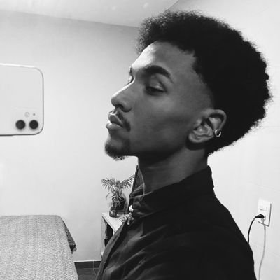 hennzzs2's profile picture. fico bebo com dois copos👎🏽😔