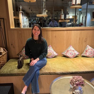 AnneJagielka's profile picture. Bonjour-Hi-Cześć! 🙋🏻‍♀️ | Globetrotter, bookworm & lover of all things active ✈️📚⛷🎾 | Sr. Global Brand Strategist @xAI