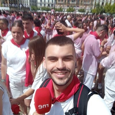 Comunicador y locutor: Mozoilo, DN, EITB y Radio3.
Actualmente: RNE Navarra y Tablero Deportivo 📻
Aquí me quejo, me flipo y poco más.
Furbo en: @txarrojillo