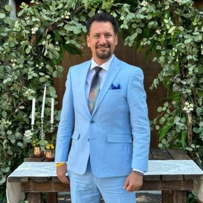 SergioJorgeA's profile picture. https://t.co/fwboAsMAS5
Escritor, fotógrafo e ilustrador.
Maestro de tango. 
Master BDSM #sexualidadconsciente
#foto #tango #vida #ilustración #bdsm