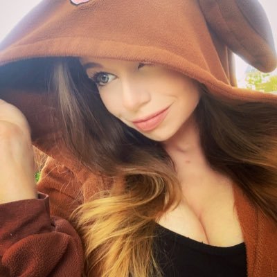🦋’90s soul on Twitch. Puff🍃, play Pokémon & dive into silly games with our enchanted crew. ✨Dino nuggs lover🌙 https://t.co/4OEqjtXSjh 💌 kiwimew92@yahoo.com