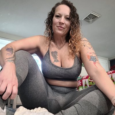 💕 | 🎯 Ready for a real connection 🙅♀️ No games | Just honesty & good vibes 💌 DM me if you’re over 45, respectful & serious