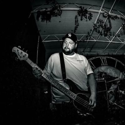 Bassist. Judo / Sumo enthusiast. Comic/Toy nerd. Atari fan.
