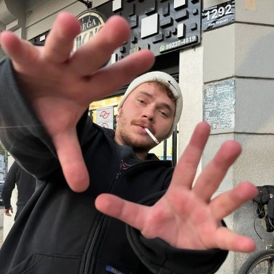 gabriieldis's profile picture. Venha quando estiver sóbrio