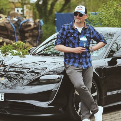  Fan, Apple Certified Support Professional, Apple Certified Associate, gerne mit MTB oder Rennrad auf Tour, Porsche Fan und Mitglied bei Eintracht Frankfurt