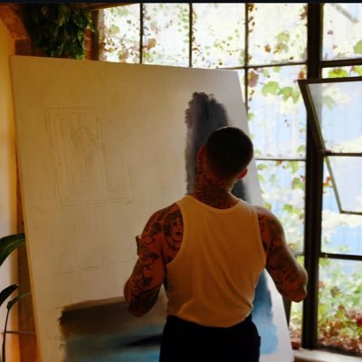 adhemonial's profile picture. si moi je suis barge, ce n’est que de tes yeux.