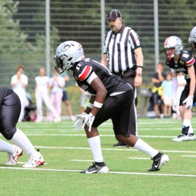 Football Player looking for a opportunity to play Football in the US/ 5‘11ft/ 180lbs/ EDGE/OLB,RB/ 2028/29 class/email: davidefati52@gmail.com