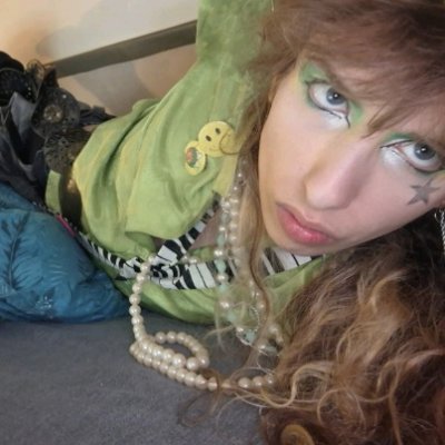 Elephantbarbie's profile picture. Coming to haunt each and every one of you