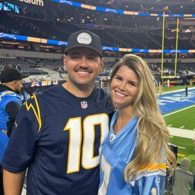 US Army Soldier🇺🇸 Loving husband and father 👨👩👧👦 @Chargers #Boltup⚡️🏈 @padres #Bringthegold ⚾️ @ohiostatefb #Gobucks 🌰🅾️