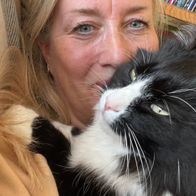 “Be excellent to each other” ❤️Arts, Holidays, Theatre Lover, Outdoors, Cats. Nursery teacher. Cubs Ldr. Mum. (My views). #EY 🦋OriginalRobyn everywhere!🎶