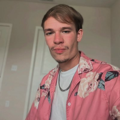 DuckWithAFedora's profile picture. sleepy