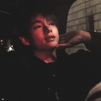 muguettk0's profile picture. göğsümdeki zambaklar. 
19'