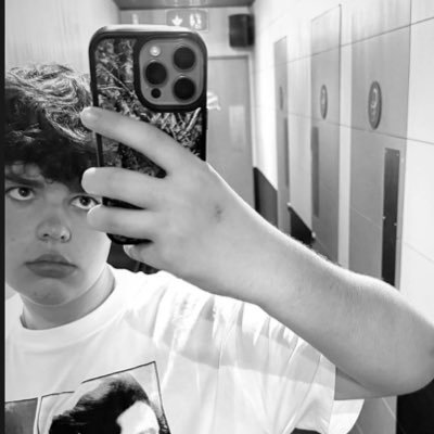 jaydengraphshq's profile picture. all things @jaydengraphss
