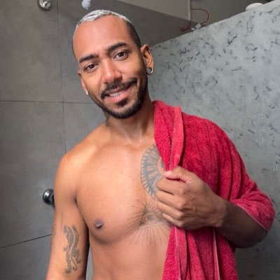 rickbluee's profile picture. https://t.co/k3uLYkB4IN