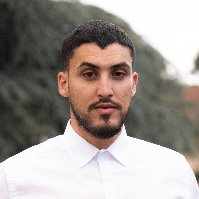 J’parle de tout et de rien, des Nike Air aux visas, de la traversée du désert au bon couscous de Yèma.