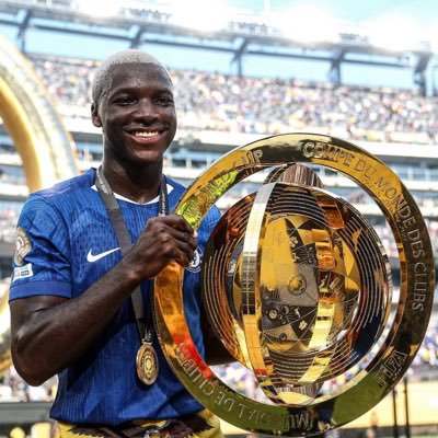 CFCDy7's profile picture. Chelsea, anime, boston celtics.