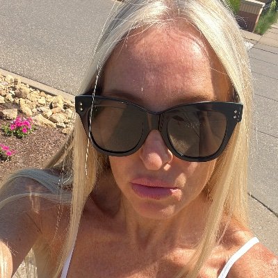 SachaMartin's profile picture. “You can have anything you want in life if you dress for it.” Edith Head Minneapolis, Minnesota @bluebirdedina