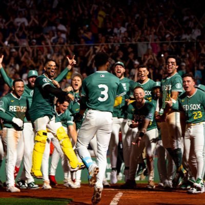 PahkedAtFenway's profile picture. Pahked the cah in Hahvahd Yahd