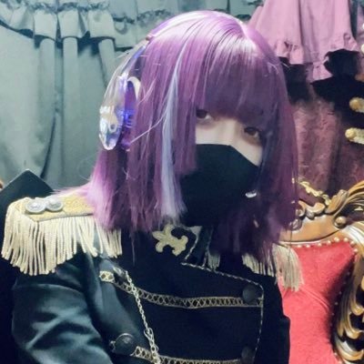 ヴァンパイア アイドル🎤🩸(オリジナルの創作のヴァンパイアに憧れすぎて自分でなった🦇⚰️⚜️⛓️🤓🎧🥷🧙♀️)気分でヴァンパイアor エンジェル かっこいい系グループもやってたでござる!案件DMまで✉️