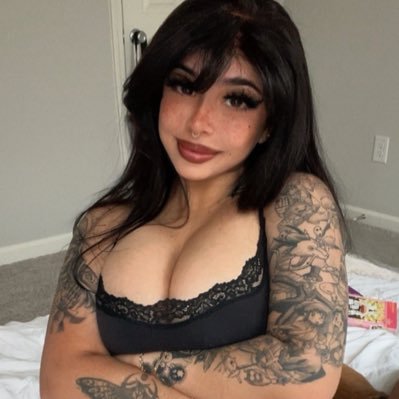 Your fav big titty gf 🖤❕ I only reply on OF👇 🐰