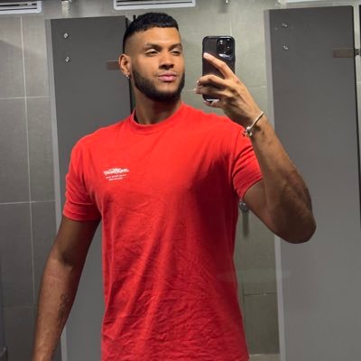 XL🍆 Venezolano 😈 big boy 🐽 1.94m https://t.co/TmHLONhDwr