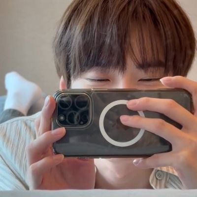 Doyoung 🐰 . bunny restaurant 🐰🐰
🩵🍀 Tomorrow will definitely be happier 🍀🩵