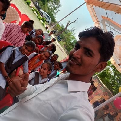 🌺जय हनुमान ज्ञान गुन सागर
जय कपीश तिहु लोक उजागर
राम दूत अतुलित बल धामा
अंजानी पुत्र पावन सुत नामा🙏🚩
💫जय श्री राम🙏🌺
✨जय हनुमान🙏🚩
💯💯💯🤝🫂💯💯💯💯