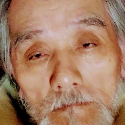私は1942年生まれです。先の戦争では、満州で義理叔父二人と南方 で戦死した二人の叔父達は、遺骨も有りません。 敗 戦時 は、食料難や貧困、学業も困難でした。私も高校は2年で中退し、炭鉱街で働いていた時に元憲兵の方が共産系の病院に入院されており、戦争の実態を聞き、確かめようと空挺団に入りました。習志 野は旧軍施設でした