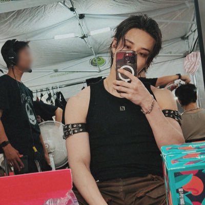 There aint no last step out! • OT8 • Mentally married to Christopher Chan • Let's be moots♡