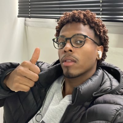 baixo, magro, inteligente, terapeutizado. contém: pretos gays, beyoncé, pessoas pretas se amando e +