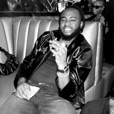 _PapaWes's profile picture. TATIE NEPHEW FOREVER 💜 #HYP #Exit39