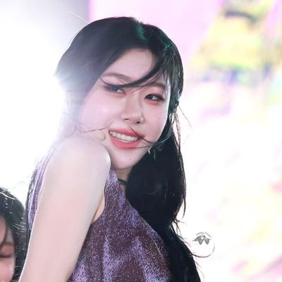 Cosmo ID athlos
ITZY Chaeryeong for life
FROMIS_9 Park Jiwon
TripleS biases:Kaede,Kotone,Mayu,Lynn,Hayeon,Hyerin,Chayeon,Sullin