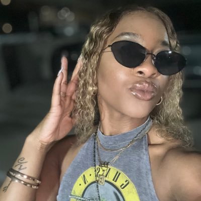 Your favorite cycle instructor, thinking outloud and dancing around. Fan of a fan 💪🏾🏋🏿♀️🚴🏾♀️🎵 MSP✈️PHX📍IG/TikTok: misfit.2fit🖤