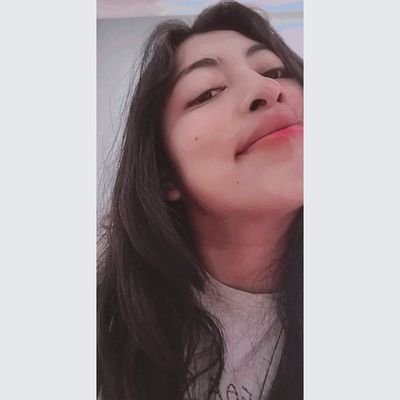Swiftie con delirios de poeta | 👾
Que vivan las estrellitas, la chocolatada y los tiburones 🦈✨
Escribo poquito y leo mucho 📍
