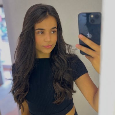 JuliaGDOliveira's profile picture. 