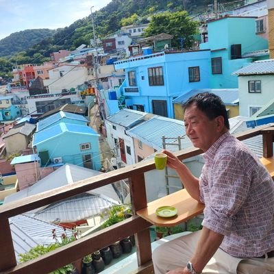 広島県在住。#核兵器廃絶をめざすヒロシマの会(HANWA) 、教科書ネット・ひろしまの一員。#反核・平和・人権・教育などのテーマについて関心あり。「#核と人類は共存できない」#核廃絶 の原点は、核による犠牲をこれ以上出さないこと。日本の侵略と加害の歴史を正面から受けとめ、国境を越えて信頼と友好の関係を強めたい。
