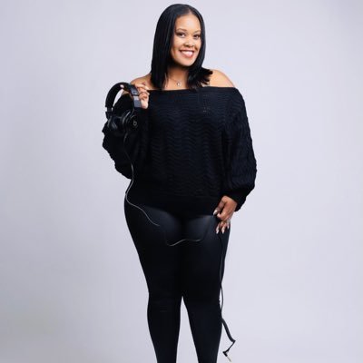 Radio personality for Hot 93.7 in Hartford, CT!! For bookings e-mail: ericalynnradio@gmail.com ~Making a difference in someone's life means I had a great day!