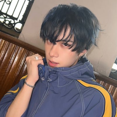 a veces siento que solo somos hendery y yo contra en mundo