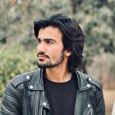 learnwithessa's profile picture. UI/UX Designer • Crafting eye-catching designs that deliver results 🌟