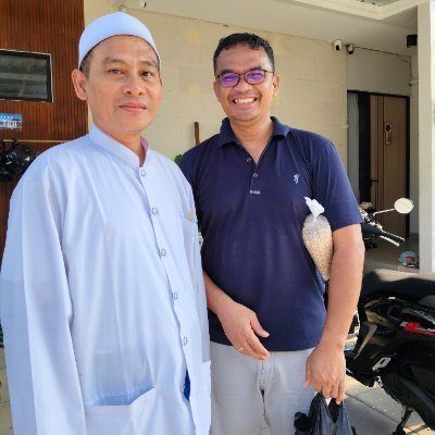 I am an Veterinarian graduate from Airlangga University of Surabaya East Java Indonesia. Concern bussiness of trading Company Agriculture and livestock
